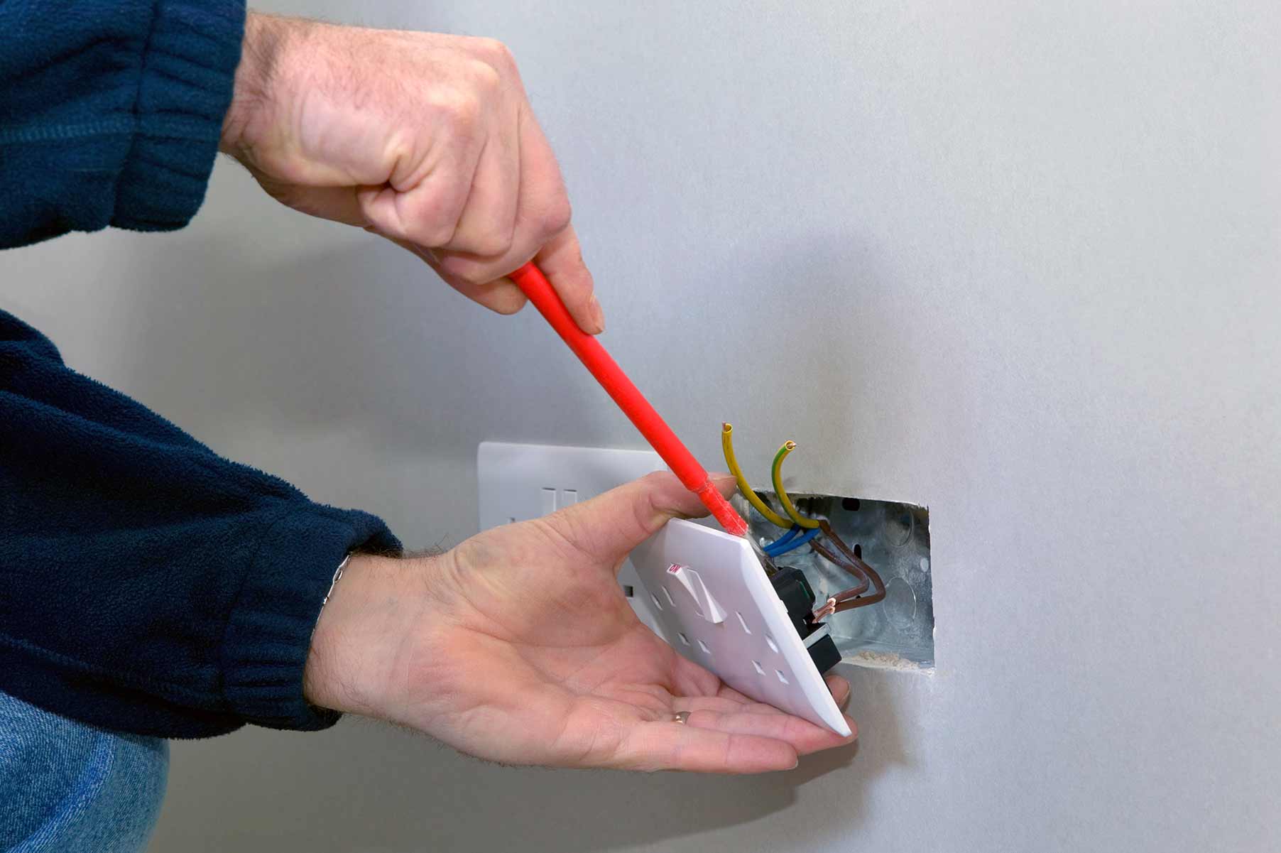 Our electricians can install plug sockets for domestic and commercial proeprties in Wallasey and the local area. 